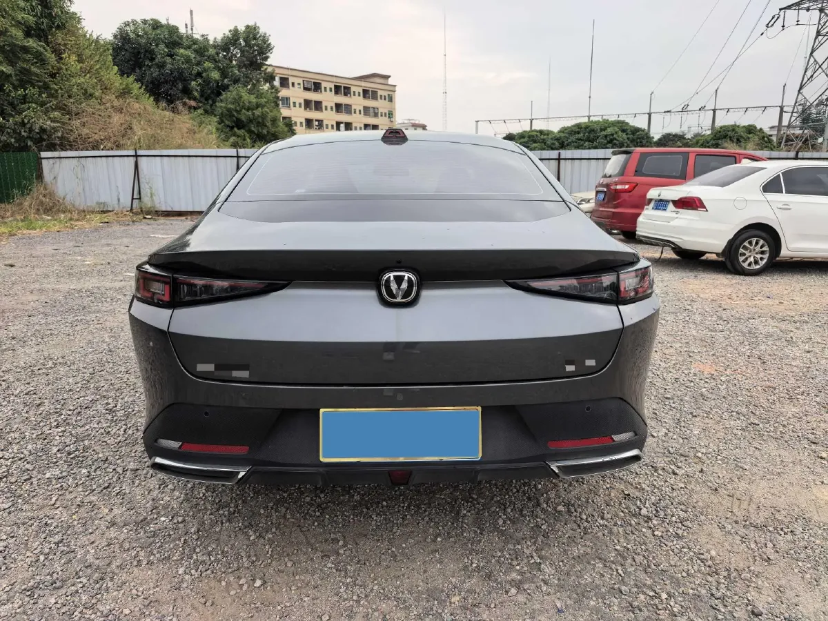 2023 ChangAn Lamore 1.5T 170HP L4 7DCT,autocango,china used car exporter,china ev exporter,chinese used car exporter,chinese used ev exporter