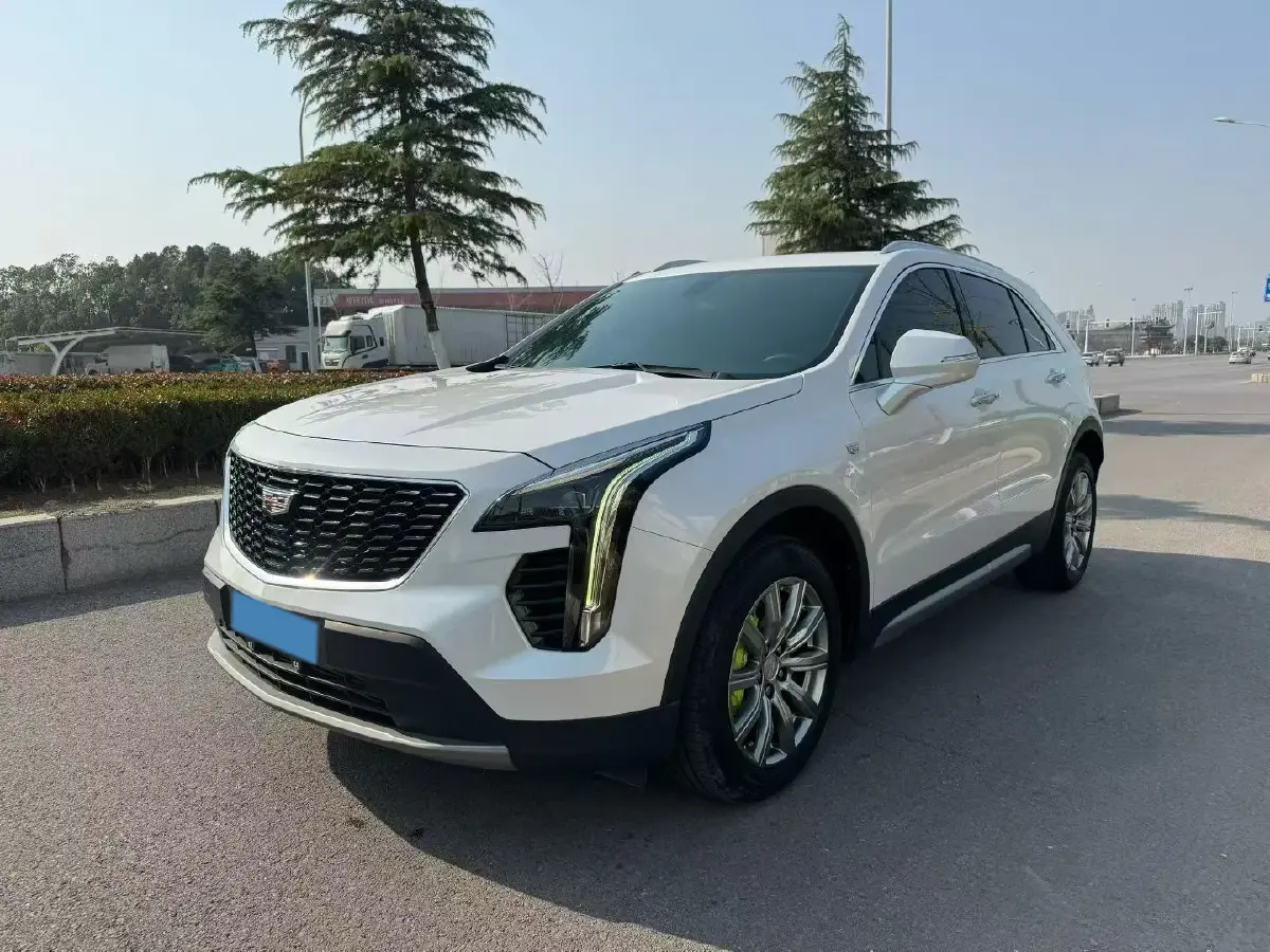2020 Cadillac XT4 2.0T 241HP L4 9AT