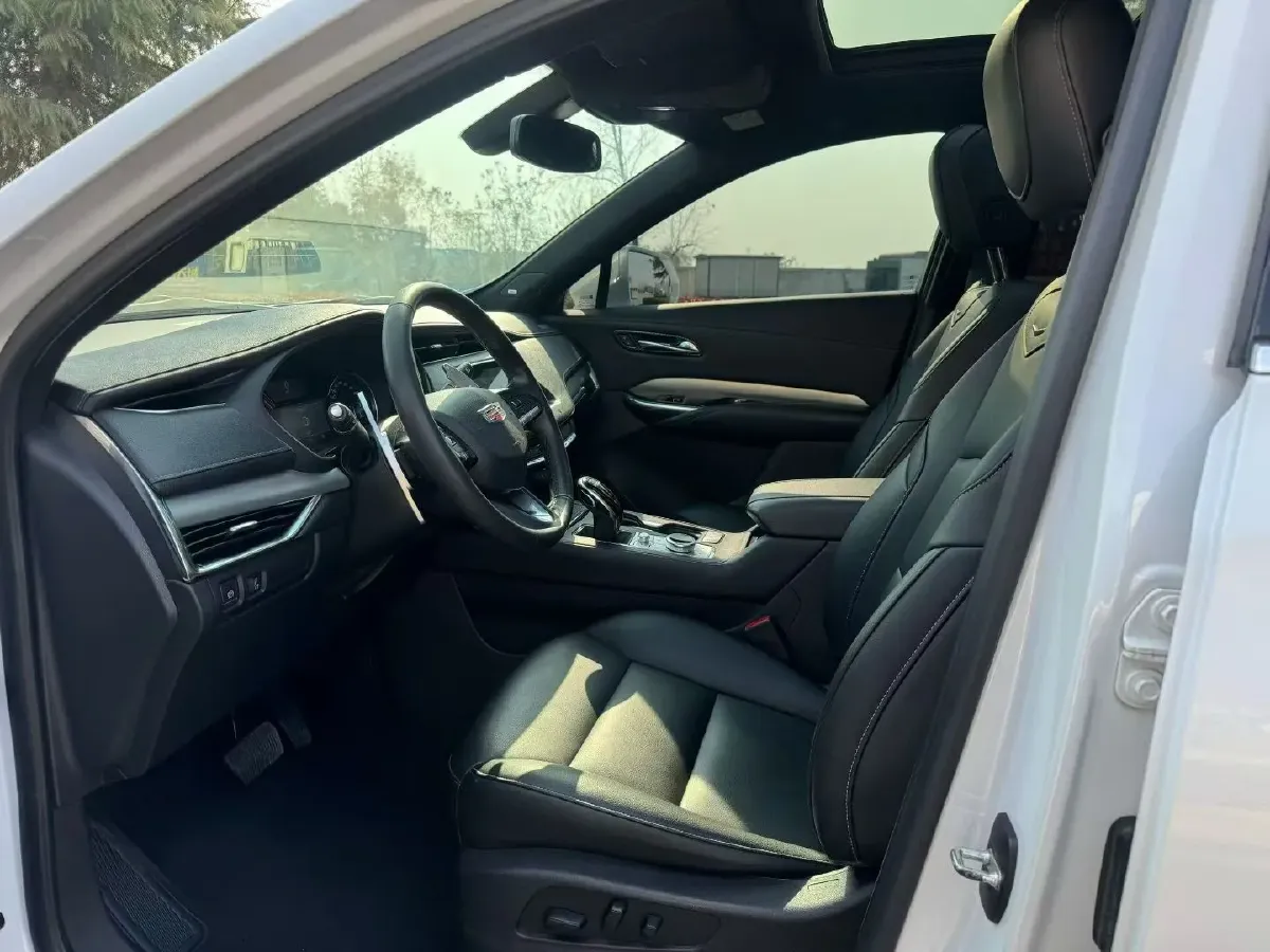 2020 Cadillac XT4 2.0T 241HP L4 9AT,autocango,china used car exporter,china ev exporter,chinese used car exporter,chinese used ev exporter