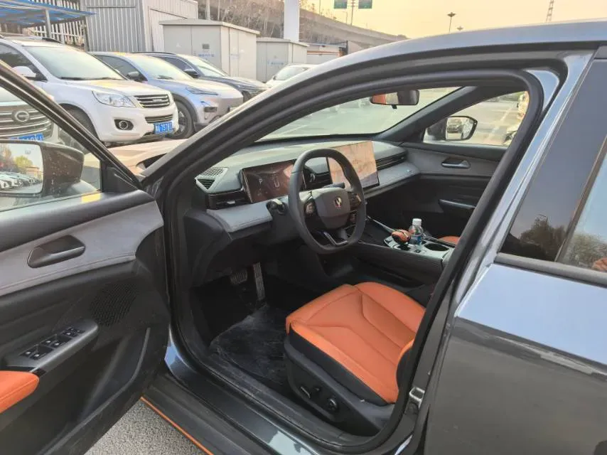 2025 ChangAn UNI-V 2.0T 245HP L4 8AT,autocango,china used car exporter,china ev exporter,chinese used car exporter,chinese used ev exporter