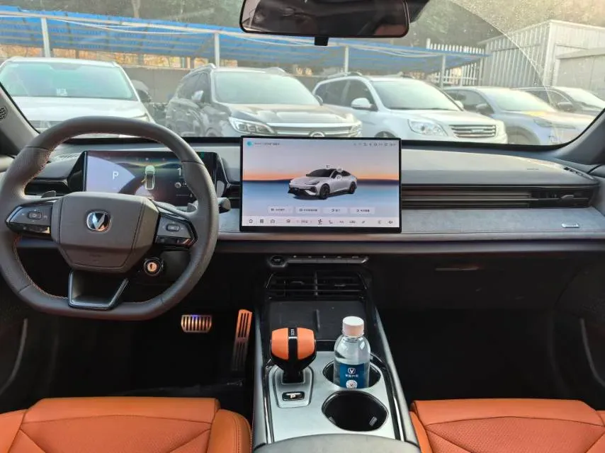 2025 ChangAn UNI-V 2.0T 245HP L4 8AT,autocango,china used car exporter,china ev exporter,chinese used car exporter,chinese used ev exporter