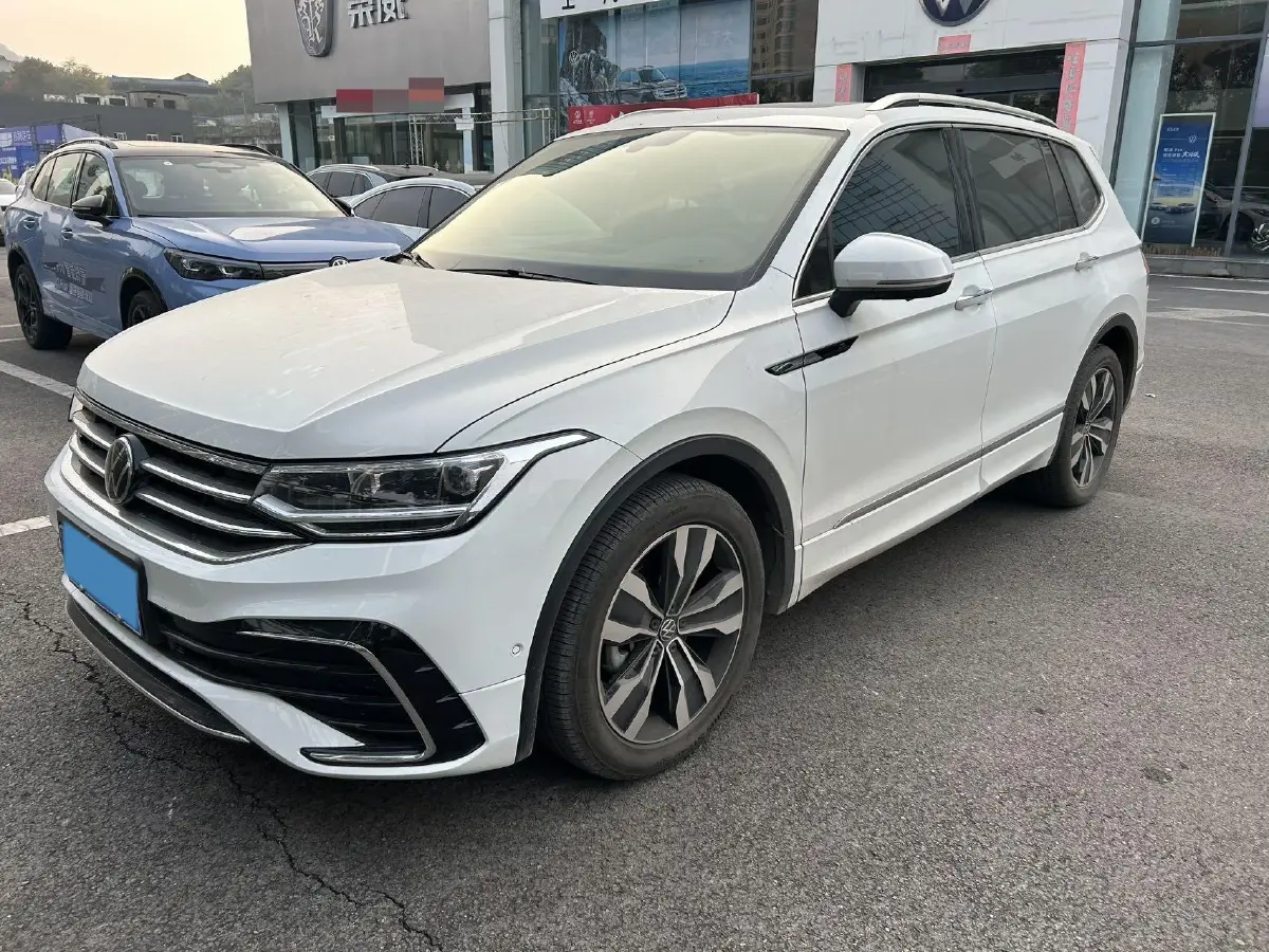2024 Volkswagen Tiguan L 2.0T 186HP L4 7DCT