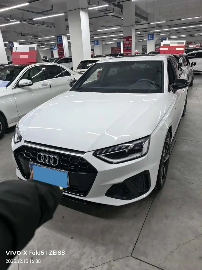 2025 Audi A4L 2.0T 190HP L4 7DCT