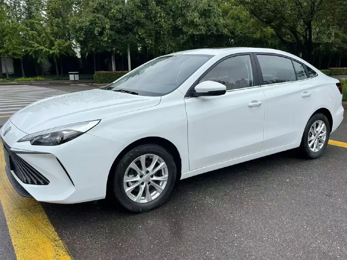 2023 Roewe i5 1.5L 129HP L4 CVT