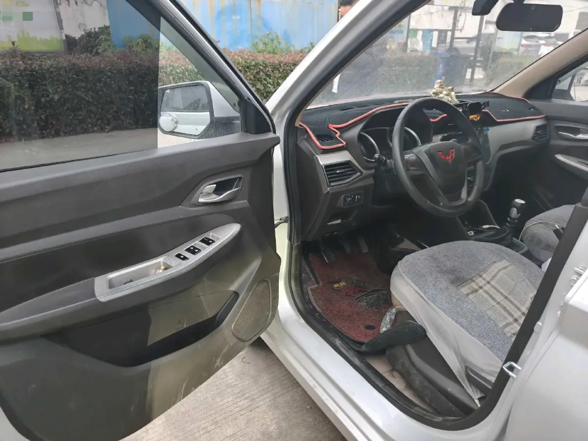 2021 Yema SiPaiKa 1.5L 109HP L4 5MT,autocango,china used car exporter,china ev exporter,chinese used car exporter,chinese used ev exporter