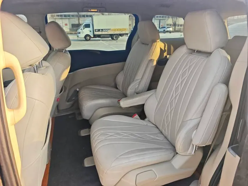 2023 Buick GL8 2.0T 237HP L4 9AT,autocango,china used car exporter,china ev exporter,chinese used car exporter,chinese used ev exporter