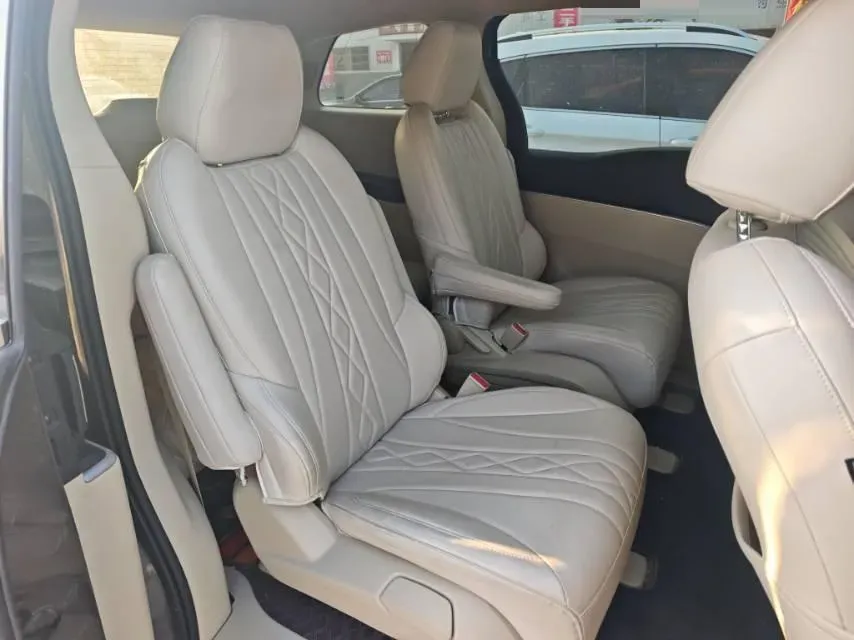 2023 Buick GL8 2.0T 237HP L4 9AT,autocango,china used car exporter,china ev exporter,chinese used car exporter,chinese used ev exporter