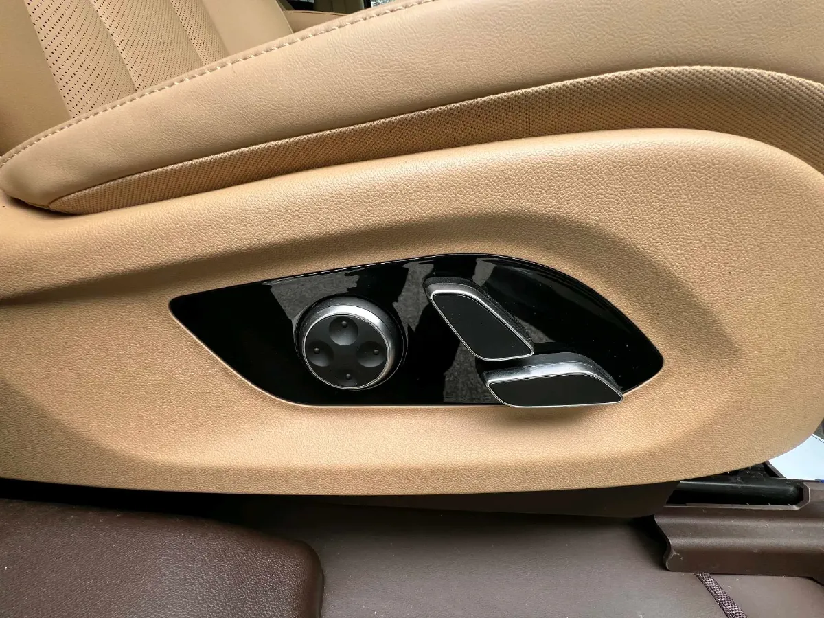 2023 Buick Larcosse 2.0T 237HP L4 9AT,autocango,china used car exporter,china ev exporter,chinese used car exporter,chinese used ev exporter