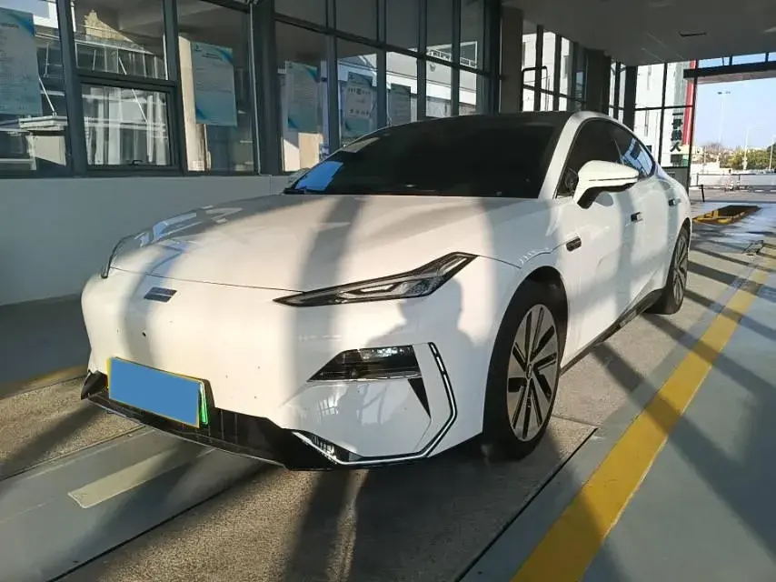 2024 Geely Galaxy E8 BEV 76KWH