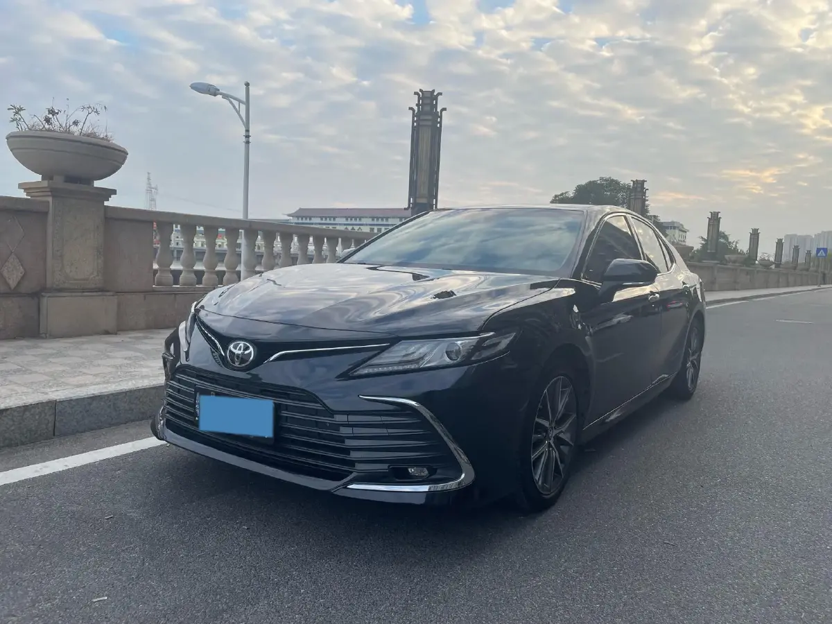 2021 Toyota Camry 2.5L 209HP L4 8AT