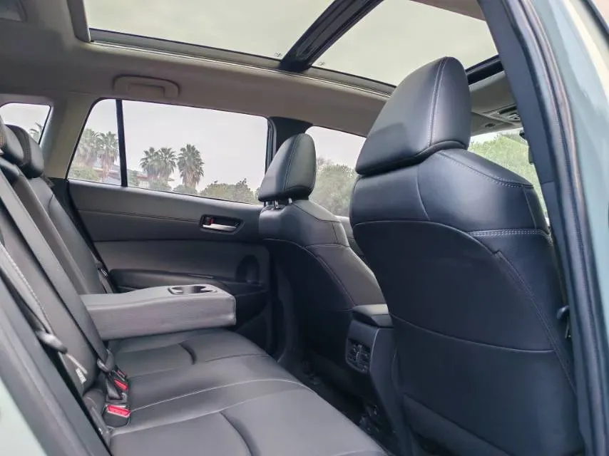 2022 Toyota Corolla Cross 2.0L 171HP L4 CVT,autocango,china used car exporter,china ev exporter,chinese used car exporter,chinese used ev exporter