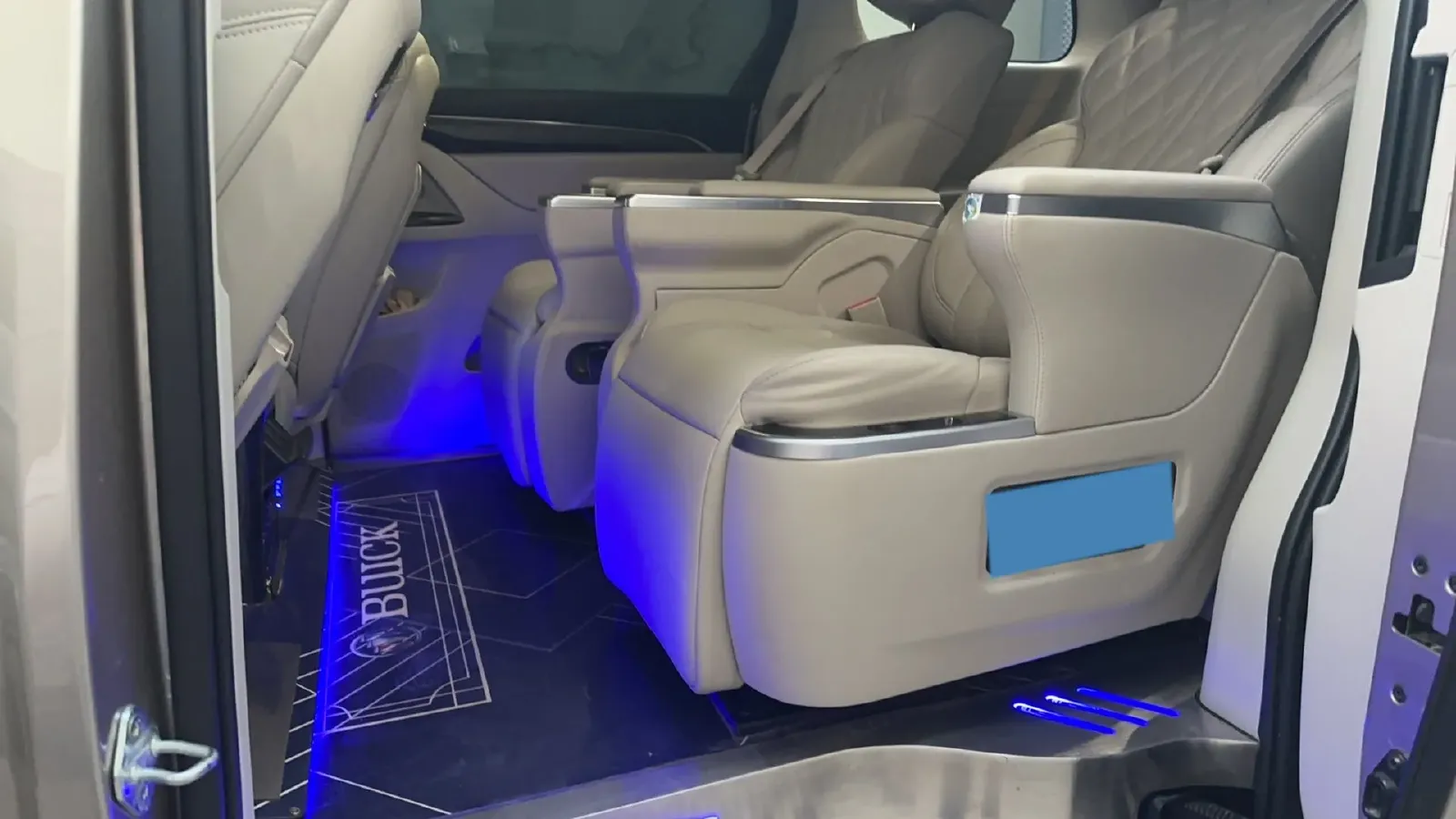 2023 Buick GL8 2.0T 237HP L4 9AT,autocango,china used car exporter,china ev exporter,chinese used car exporter,chinese used ev exporter