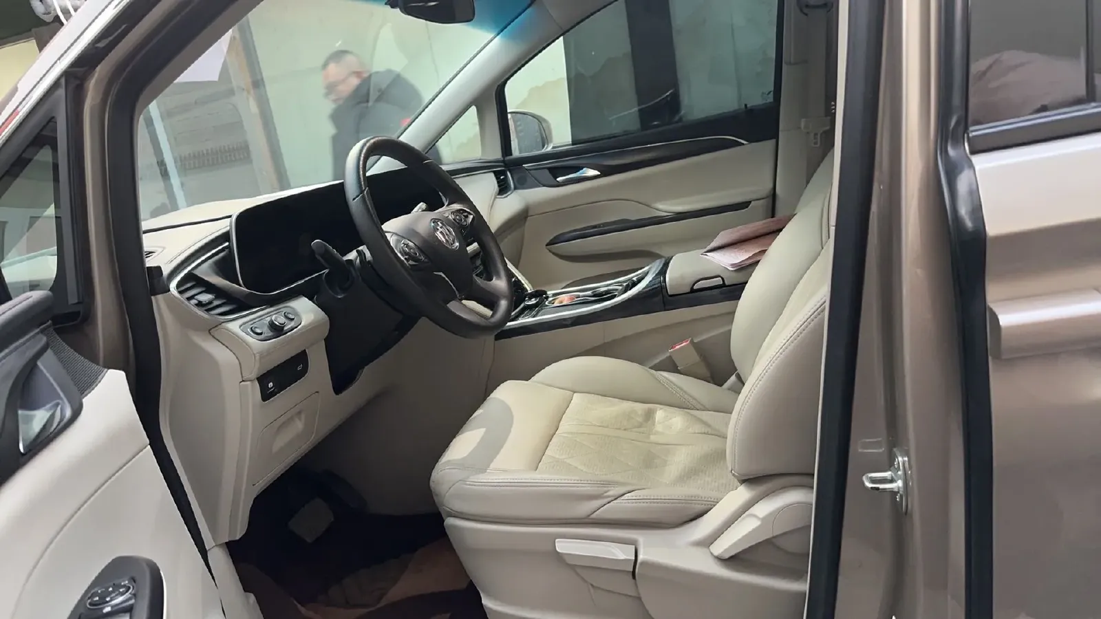 2023 Buick GL8 2.0T 237HP L4 9AT,autocango,china used car exporter,china ev exporter,chinese used car exporter,chinese used ev exporter