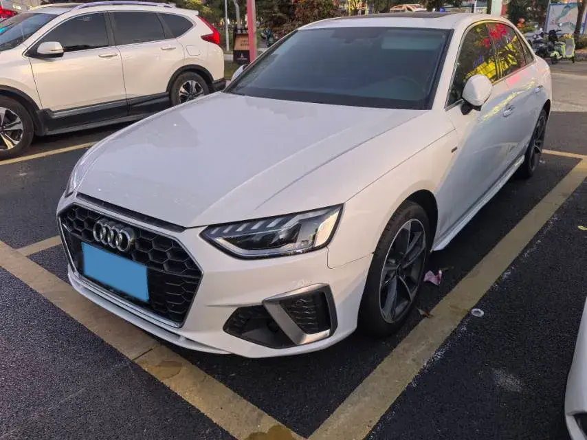 2022 Audi A4L 2.0T 190HP L4 7DCT