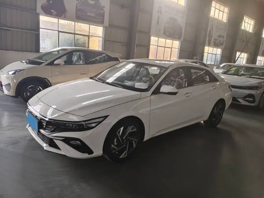 2023 Hyundai Elantra 1.5L 115HP L4 CVT