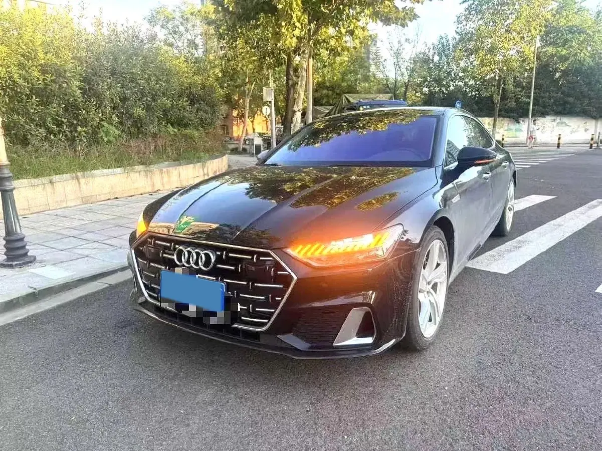 2024 Audi A7L 2.0T 245HP L4 7DCT
