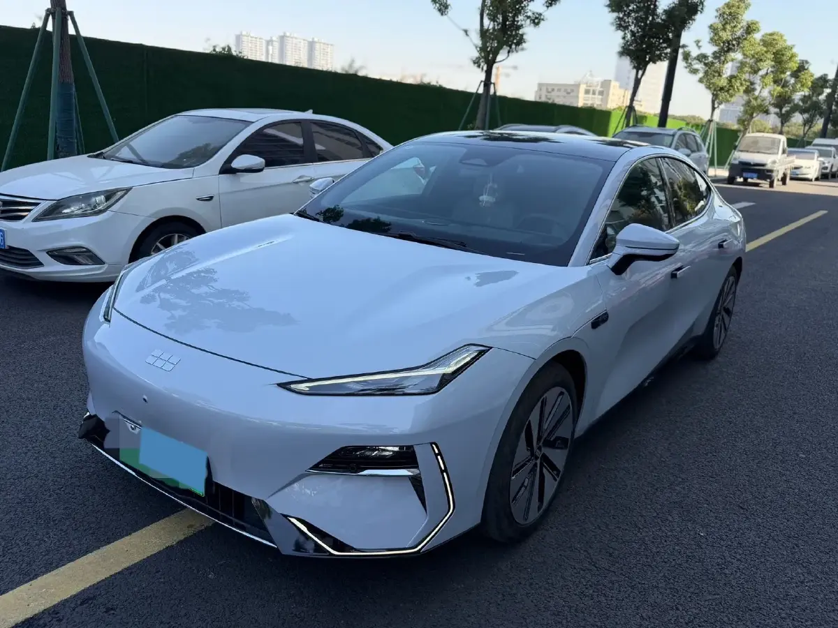 2024 Geely Galaxy E8 BEV 76KWH