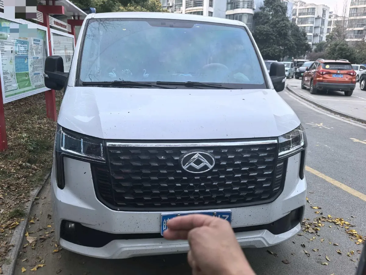 2024 SinoTruck VGV PioneerV 2.0T 140HP L4 6MT,autocango,china used car exporter,china ev exporter,chinese used car exporter,chinese used ev exporter