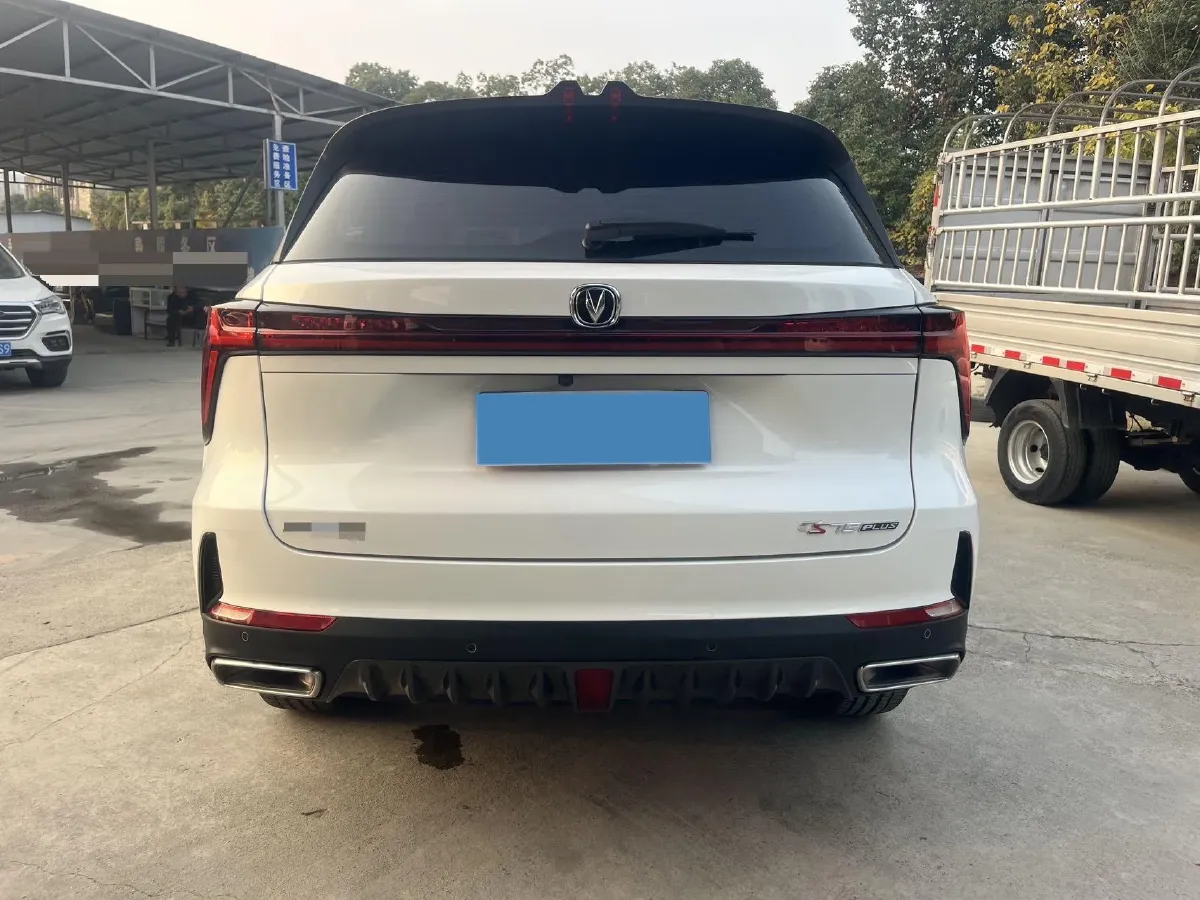 2022 ChangAn CS75 Plus 1.5T 188HP L4 8AT,autocango,china used car exporter,china ev exporter,chinese used car exporter,chinese used ev exporter