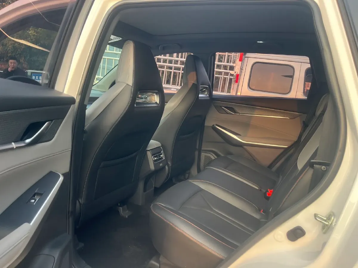 2022 ChangAn CS75 Plus 1.5T 188HP L4 8AT,autocango,china used car exporter,china ev exporter,chinese used car exporter,chinese used ev exporter