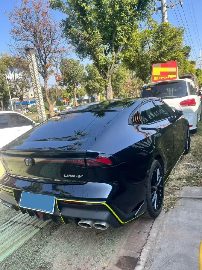 2022 ChangAn UNI-V 1.5T 188HP L4 7DCT,autocango,china used car exporter,china ev exporter,chinese used car exporter,chinese used ev exporter