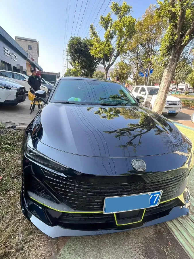 2022 ChangAn UNI-V 1.5T 188HP L4 7DCT,autocango,china used car exporter,china ev exporter,chinese used car exporter,chinese used ev exporter