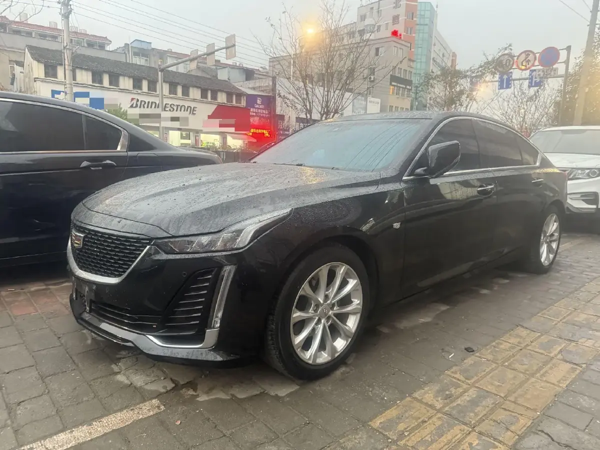 2022 Cadillac CT5 2.0T 237HP L4 10AT