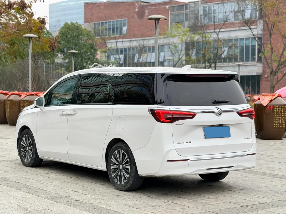 2022 Buick GL8 2.0T 237HP L4 9AT,autocango,china used car exporter,china ev exporter,chinese used car exporter,chinese used ev exporter