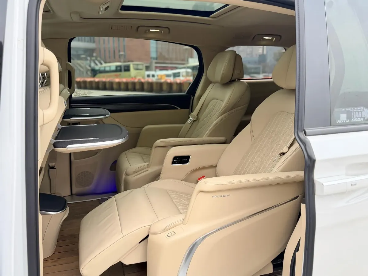 2022 Buick GL8 2.0T 237HP L4 9AT,autocango,china used car exporter,china ev exporter,chinese used car exporter,chinese used ev exporter