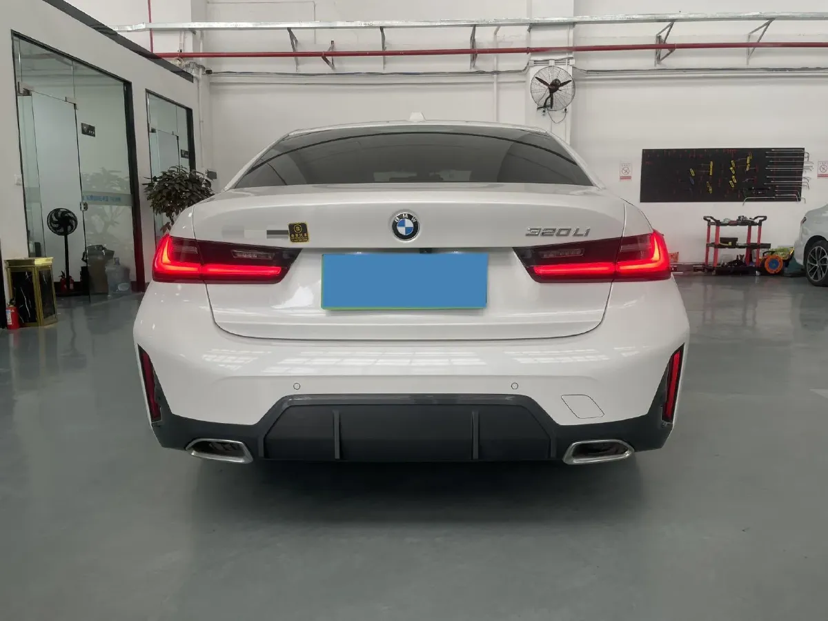 2022 BMW 3 Series 2.0T 156HP L4 8AT,autocango,china used car exporter,china ev exporter,chinese used car exporter,chinese used ev exporter