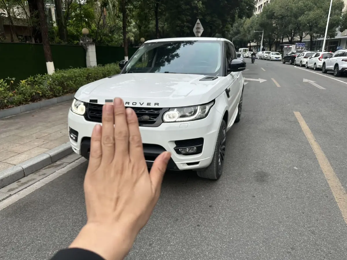 2017 Land Rover Range Rover Sport 3.0T 340HP V6 8AT 2017 Land Rover Range Rover Sport 3.0T 340HP V6 8AT