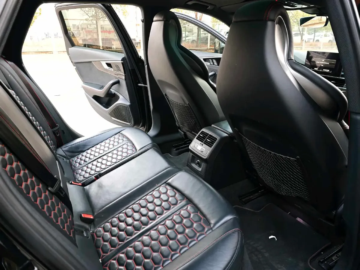 2022 Audi RS 4 2.9T 450HP V6 8AT,autocango,china used car exporter,china ev exporter,chinese used car exporter,chinese used ev exporter