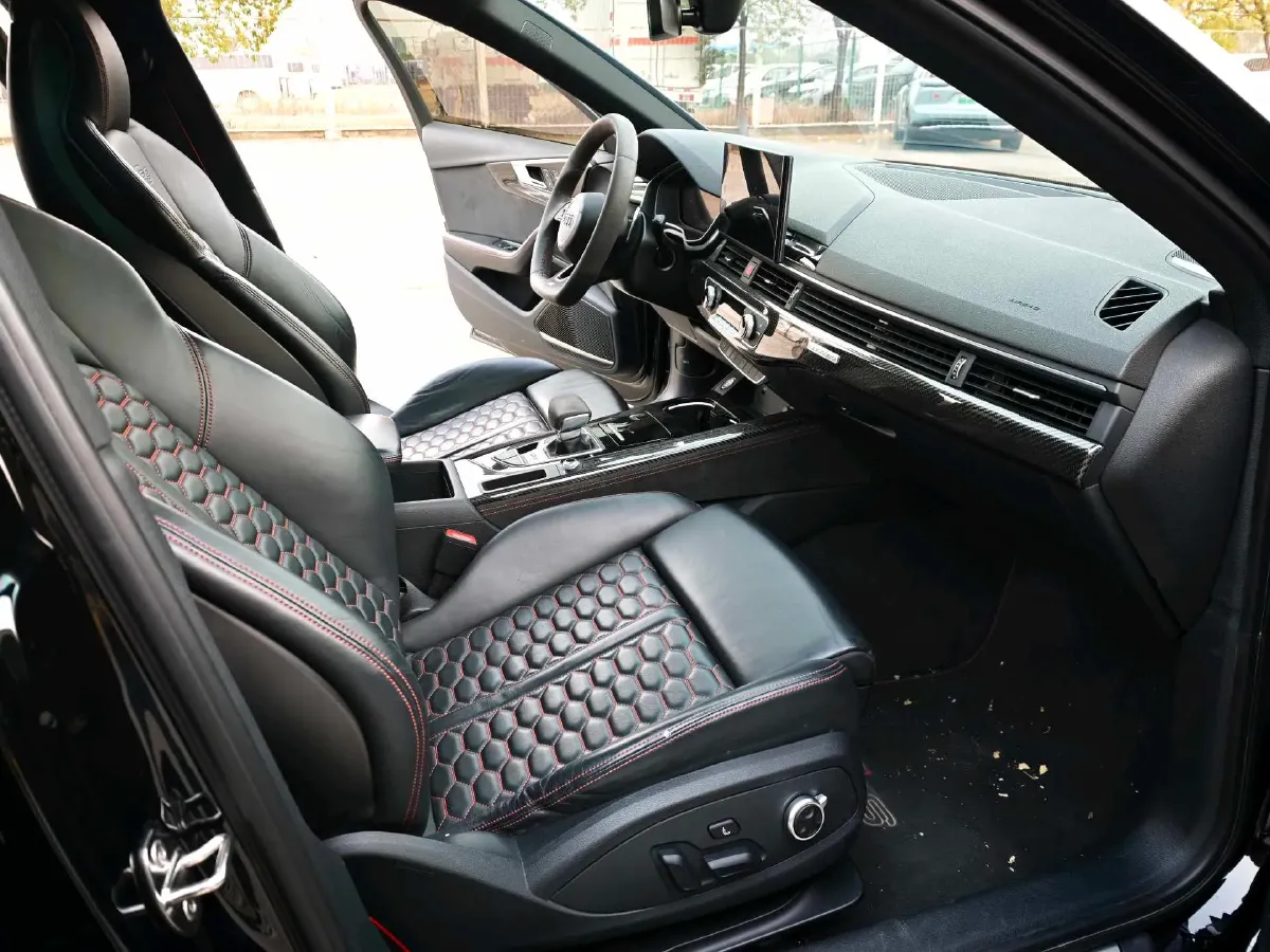 2022 Audi RS 4 2.9T 450HP V6 8AT,autocango,china used car exporter,china ev exporter,chinese used car exporter,chinese used ev exporter