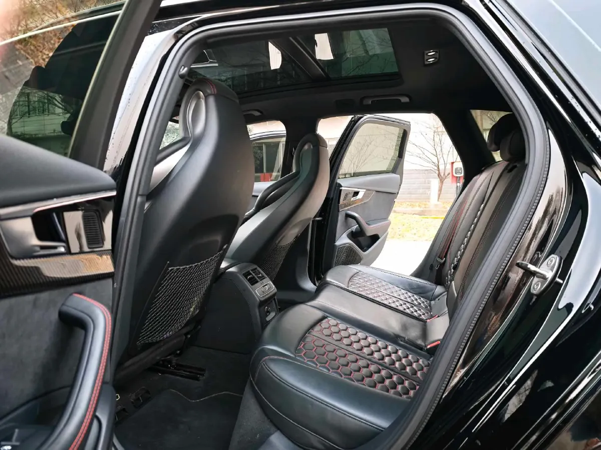 2022 Audi RS 4 2.9T 450HP V6 8AT,autocango,china used car exporter,china ev exporter,chinese used car exporter,chinese used ev exporter