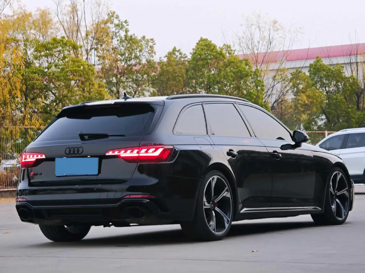 2022 Audi RS 4 2.9T 450HP V6 8AT,autocango,china used car exporter,china ev exporter,chinese used car exporter,chinese used ev exporter