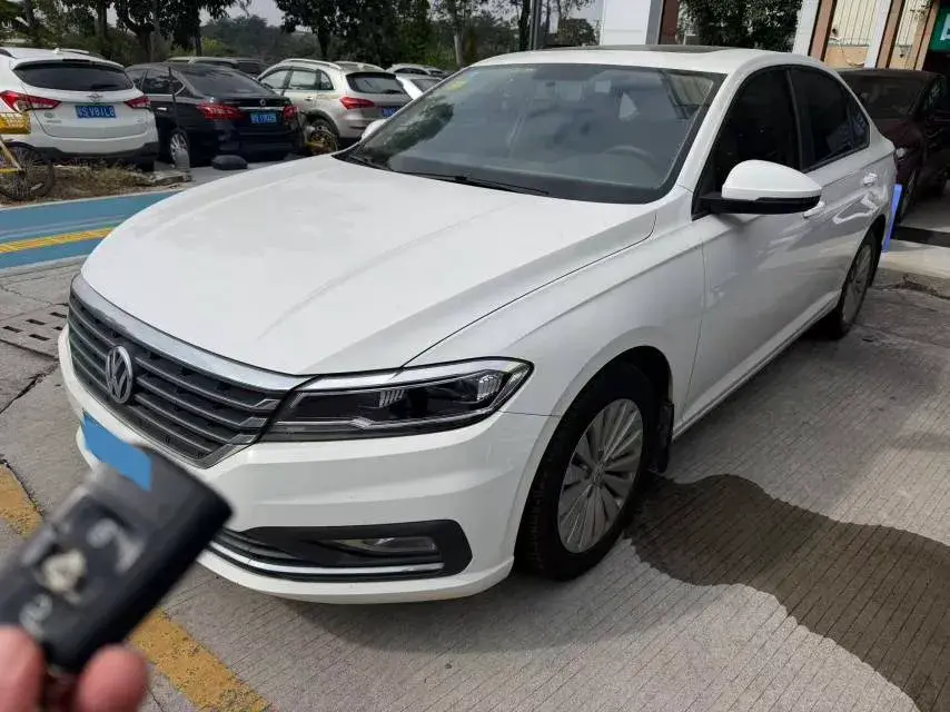 2019 Volkswagen Sagitar 1.2T 116HP L4 7DCT