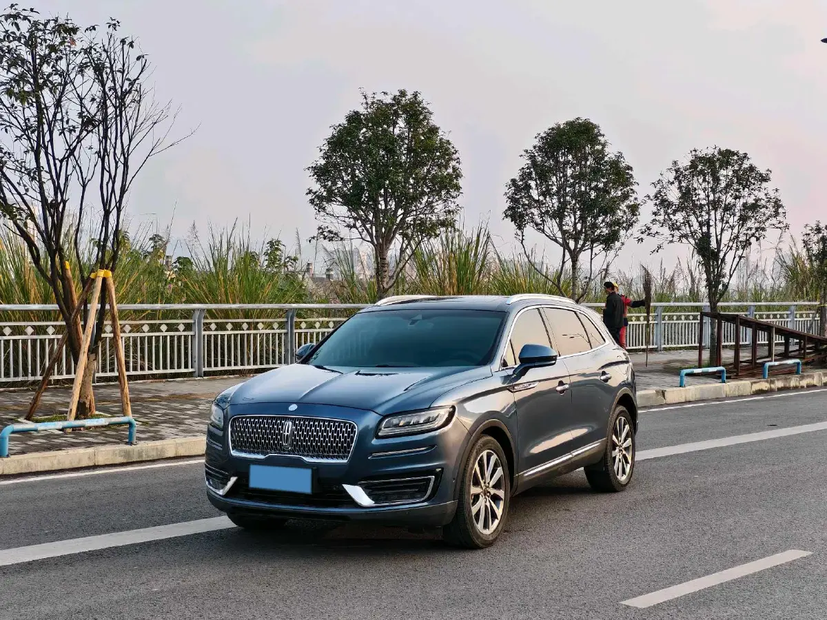 2019 Lincoln Nautilus 2.0T 235HP L4 8AT