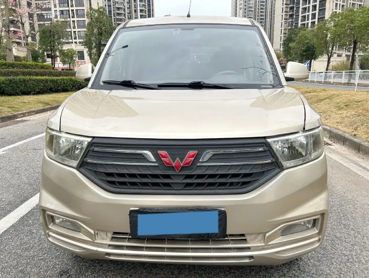 2019 WuLing HongGuang V 1.5L 99HP L4 6MT,autocango,china used car exporter,china ev exporter,chinese used car exporter,chinese used ev exporter