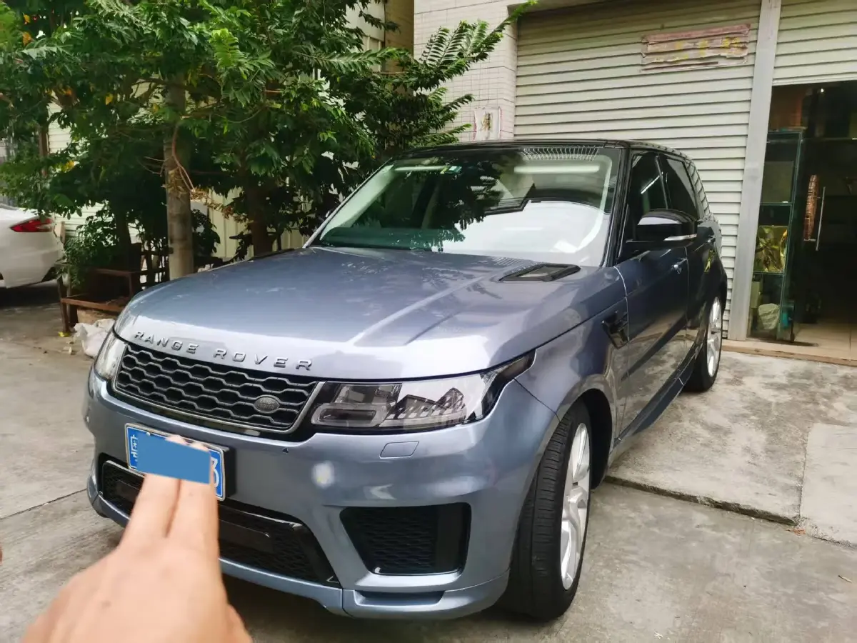 2020 Land Rover Range Rover Sport 3.0T 360HP L6 8AT 2020 Land Rover Range Rover Sport 3.0T 360HP L6 8AT