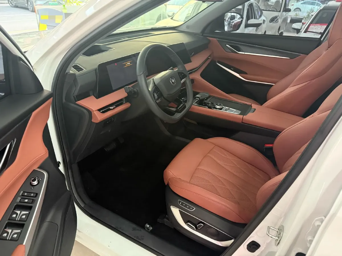 2024 ChangAn CS75 Plus 2.0T 233HP L4 8AT,autocango,china used car exporter,china ev exporter,chinese used car exporter,chinese used ev exporter