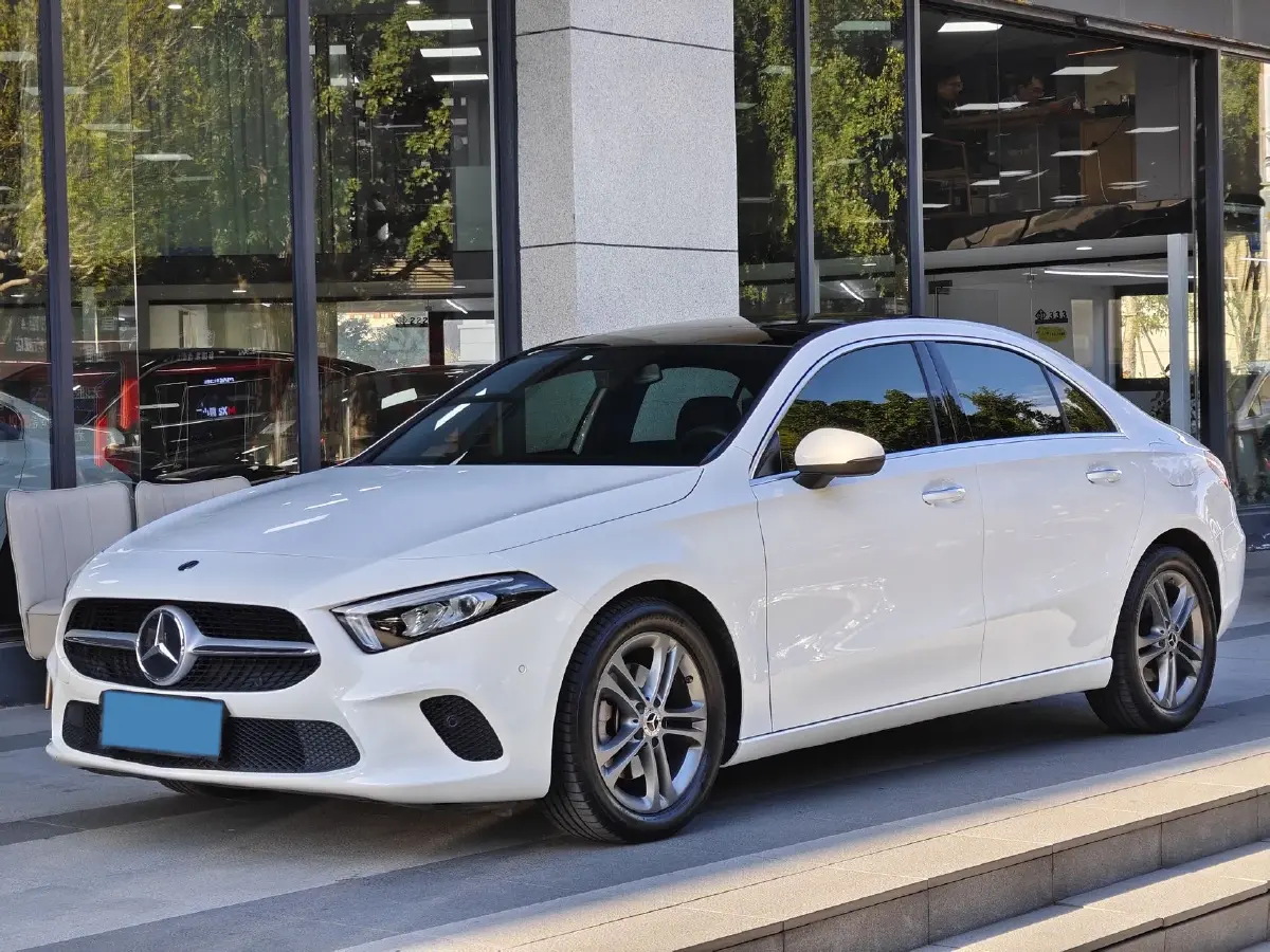 2020 Mercedes-Benz A Class 1.3T 163HP L4 7DCT