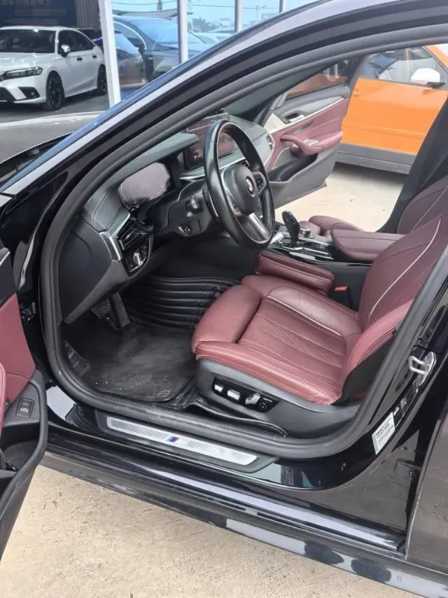 2022 BMW 5 Series 2.0T 252HP L4 8AT,autocango,china used car exporter,china ev exporter,chinese used car exporter,chinese used ev exporter