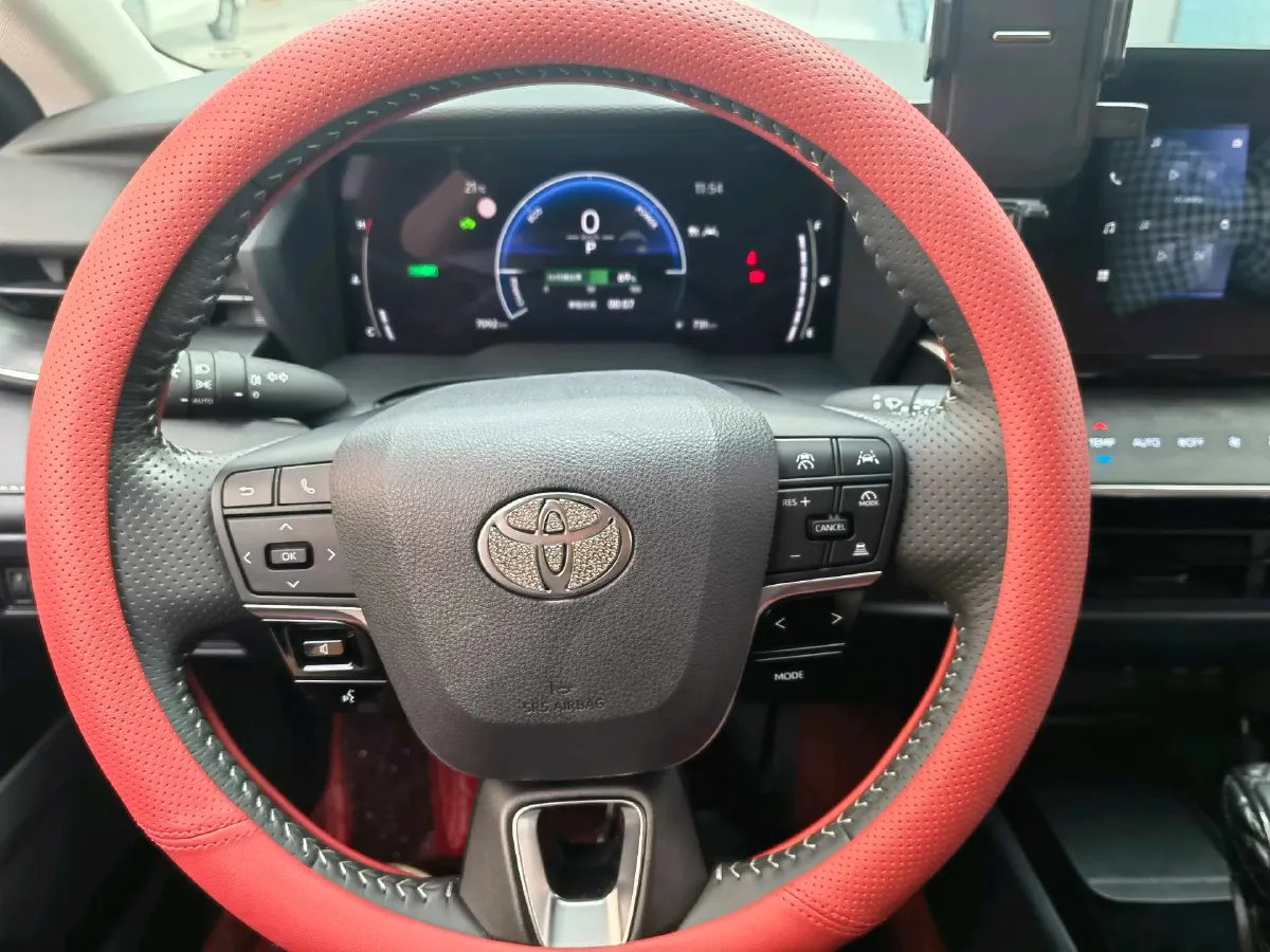 2024 Toyota Camry 2.0L 152HP L4 E-CVT Hybrid,autocango,china used car exporter,china ev exporter,chinese used car exporter,chinese used ev exporter