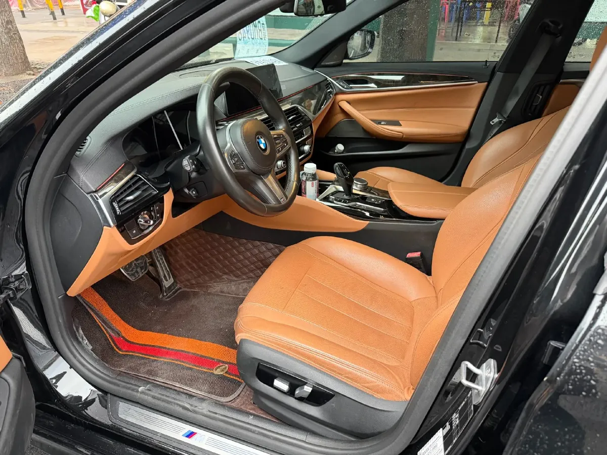 2019 BMW 5 Series 2.0T 252HP L4 8AT,autocango,china used car exporter,china ev exporter,chinese used car exporter,chinese used ev exporter