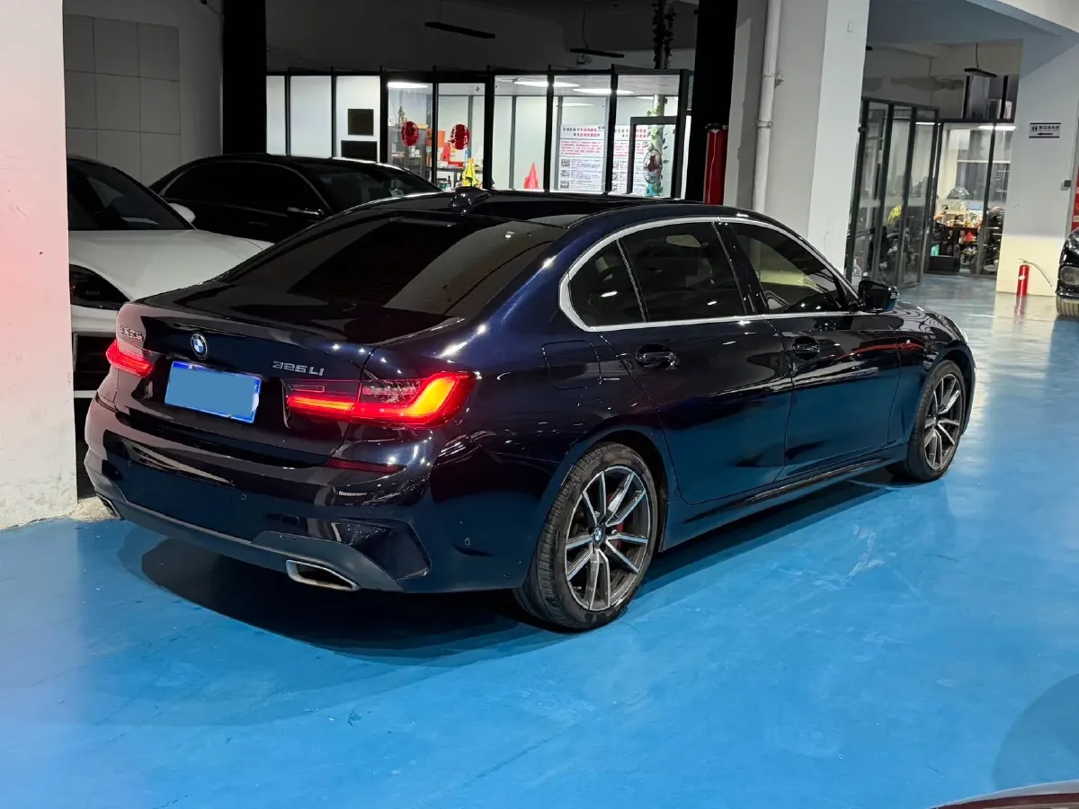 2021 BMW 3 Series 2.0T 184HP L4 8AT,autocango,china used car exporter,china ev exporter,chinese used car exporter,chinese used ev exporter