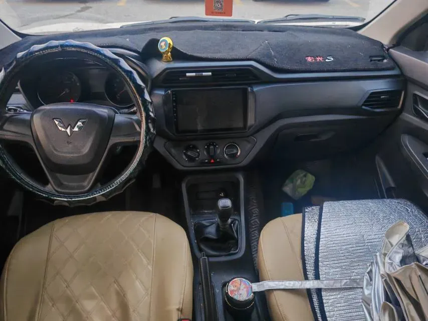 2019 WuLing HongGuang 1.5L 105HP L4 5MT,autocango,china used car exporter,china ev exporter,chinese used car exporter,chinese used ev exporter