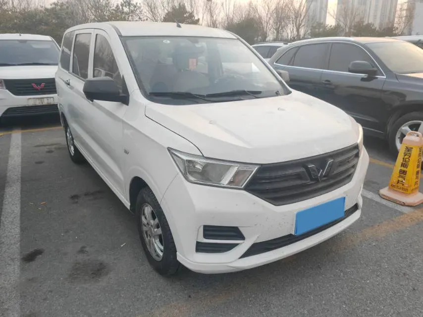 2019 WuLing HongGuang 1.5L 105HP L4 5MT,autocango,china used car exporter,china ev exporter,chinese used car exporter,chinese used ev exporter