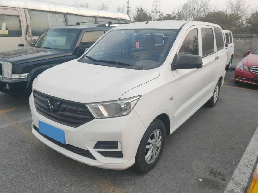 2019 WuLing HongGuang 1.5L 105HP L4 5MT,autocango,china used car exporter,china ev exporter,chinese used car exporter,chinese used ev exporter
