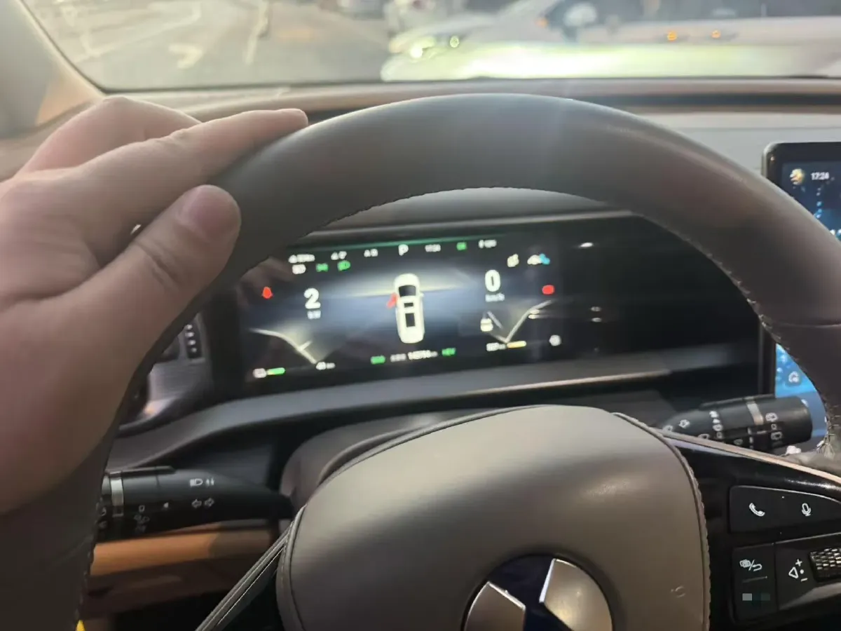 2022 Mercedes-Benz GLC Class 2.0T 197HP L4 9AT,autocango,china used car exporter,china ev exporter,chinese used car exporter,chinese used ev exporter