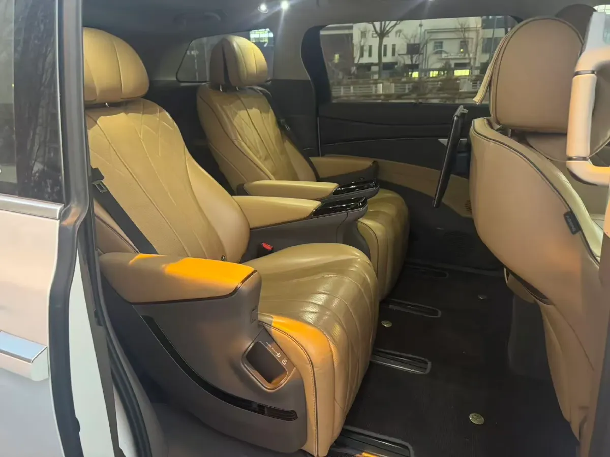 2022 Mercedes-Benz GLC Class 2.0T 197HP L4 9AT,autocango,china used car exporter,china ev exporter,chinese used car exporter,chinese used ev exporter